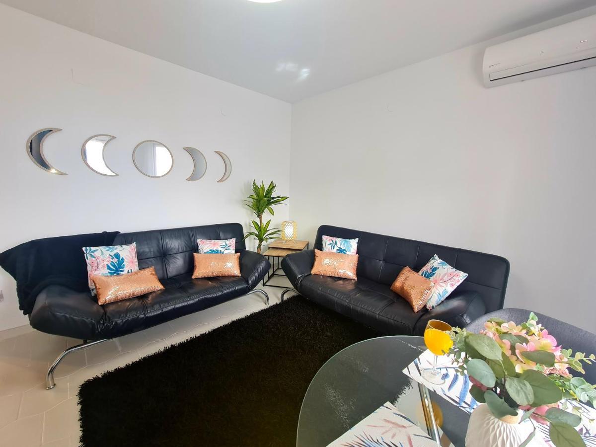 Precioso Apartamento Con Piscinas Y Vistas Al Mar. بينالماذينا المظهر الخارجي الصورة