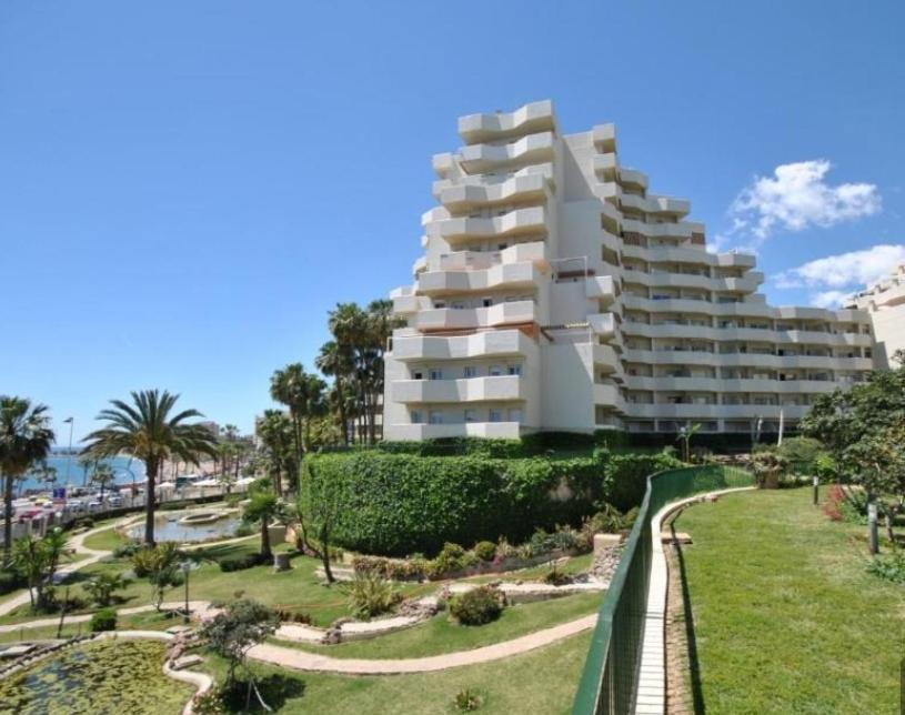 Precioso Apartamento Con Piscinas Y Vistas Al Mar. بينالماذينا المظهر الخارجي الصورة