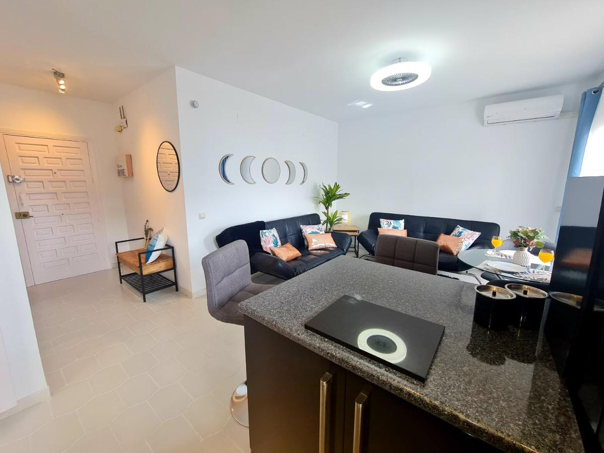 Precioso Apartamento Con Piscinas Y Vistas Al Mar. بينالماذينا المظهر الخارجي الصورة