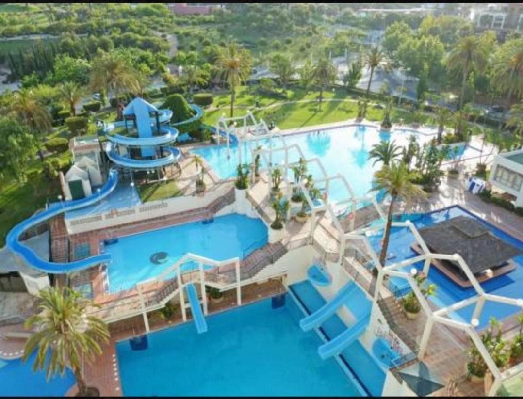 Precioso Apartamento Con Piscinas Y Vistas Al Mar. بينالماذينا المظهر الخارجي الصورة