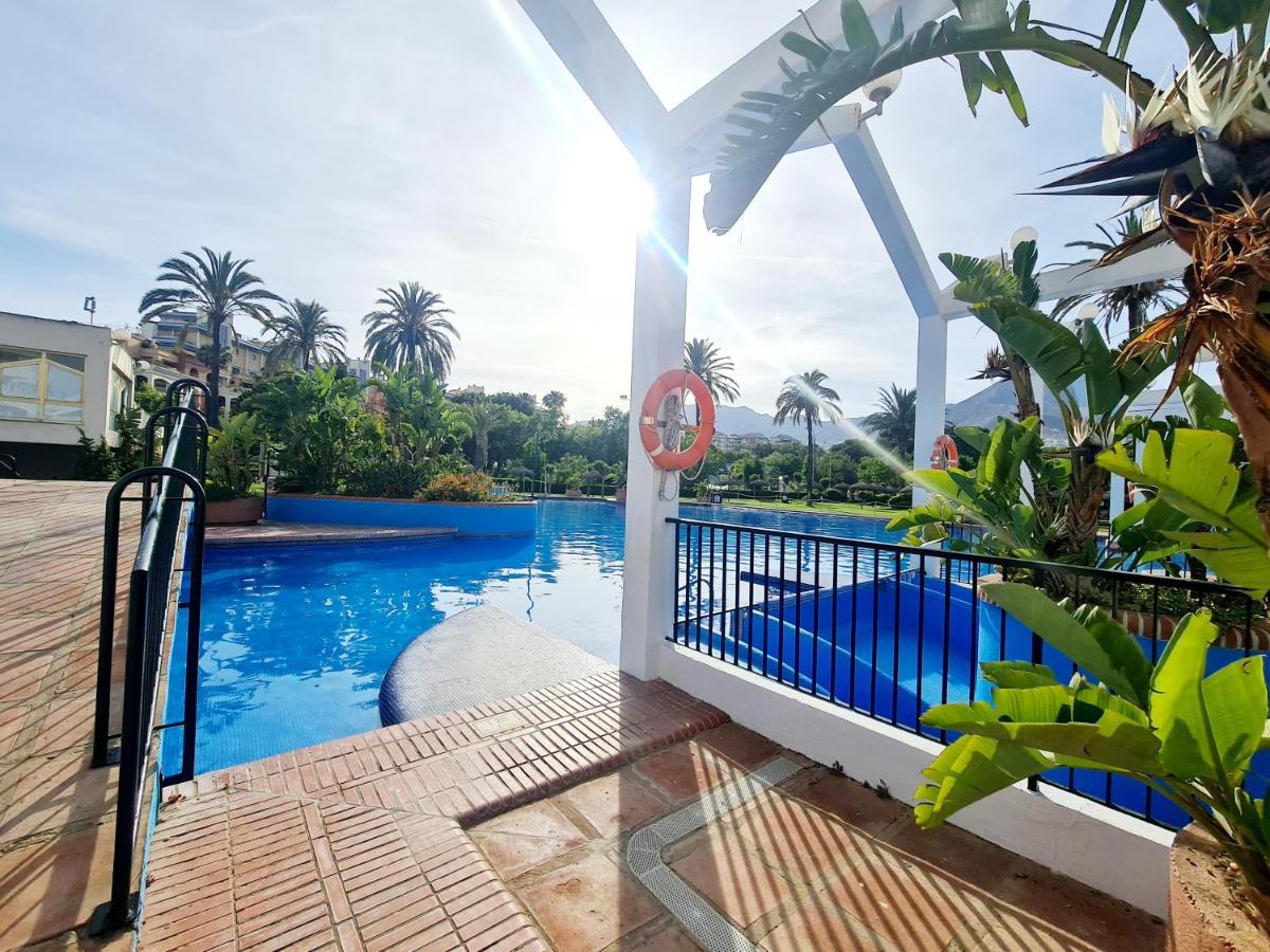 Precioso Apartamento Con Piscinas Y Vistas Al Mar. بينالماذينا المظهر الخارجي الصورة